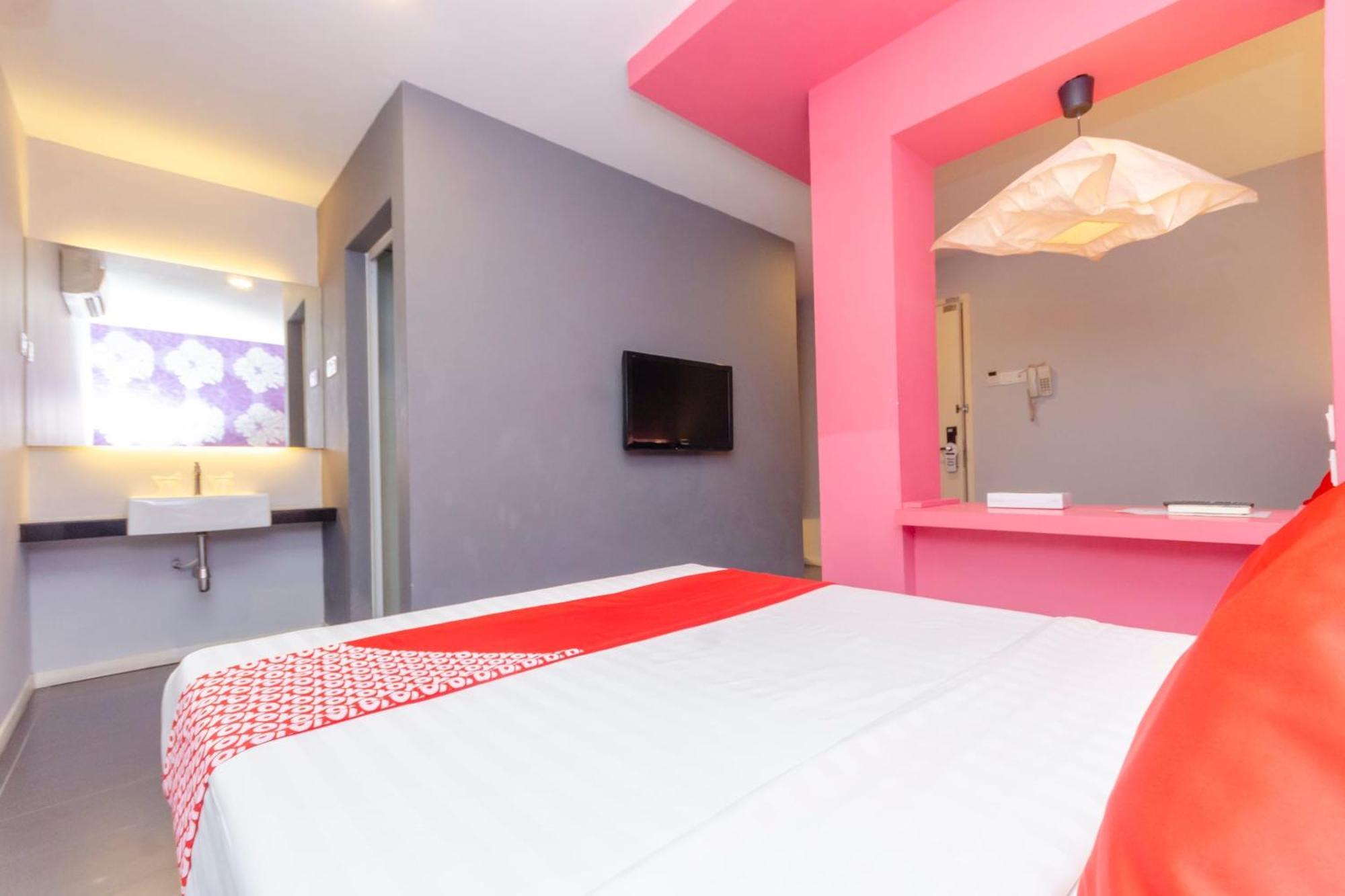 Oyo 902 Rooms Boutique Hotel Johor Bahru Exterior photo