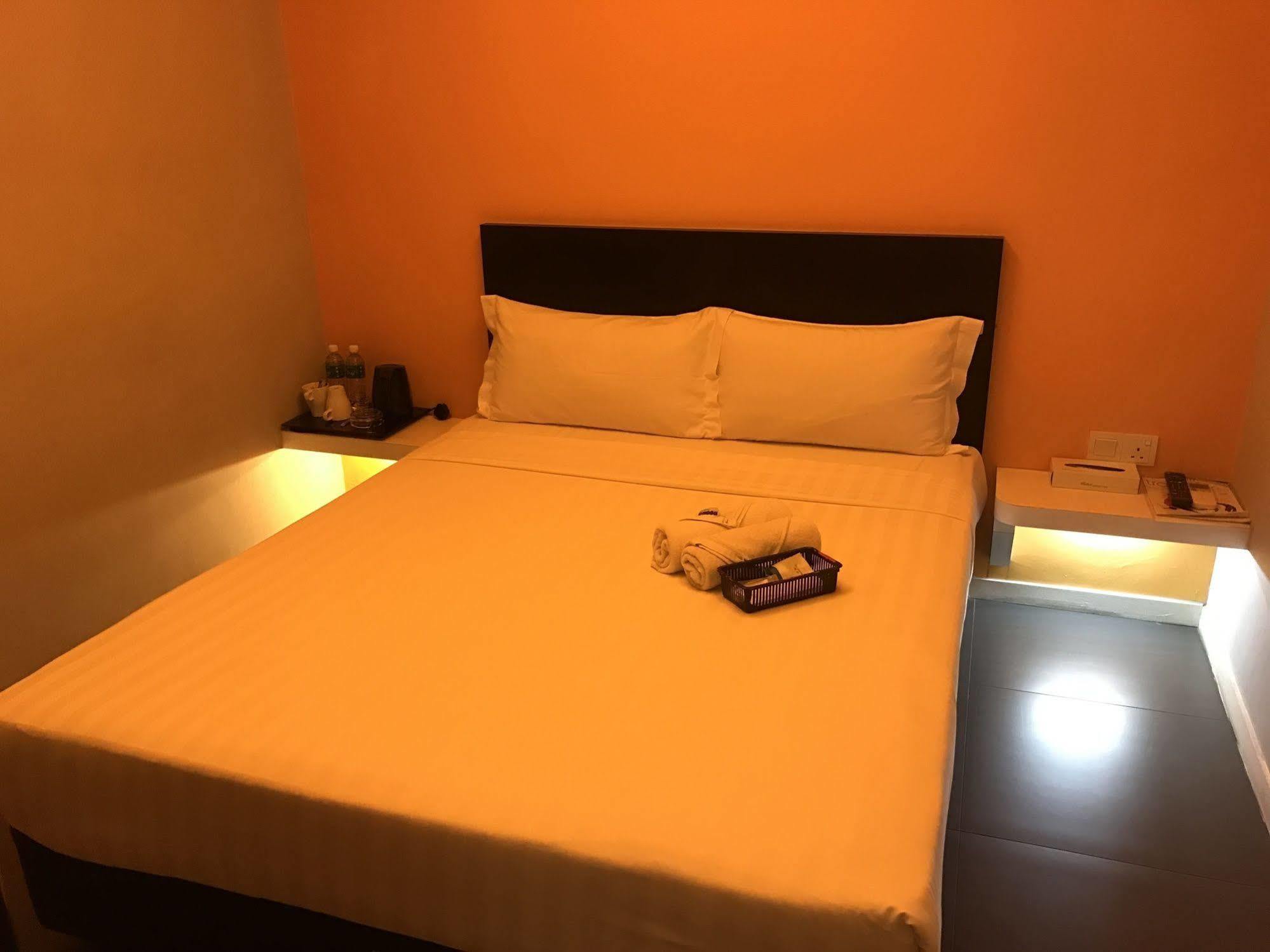 Oyo 902 Rooms Boutique Hotel Johor Bahru Exterior photo